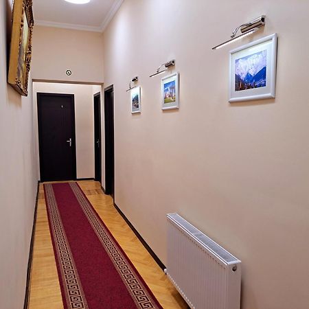 Liza'S Home Kutaisi Exterior photo